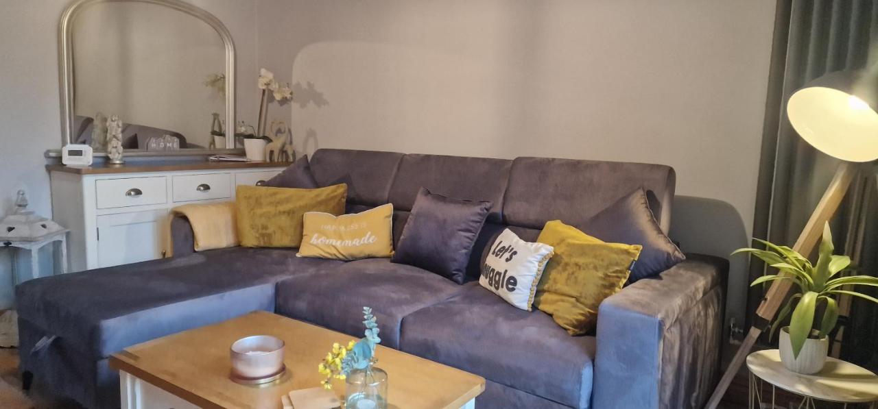 Country Style, 2 Bedroom House, Parking And Superb Location NWI Extérieur photo
